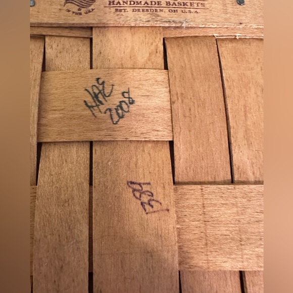 Longaberger basket hand woven in 2008 with leather woven handles - Picture 5 of 5